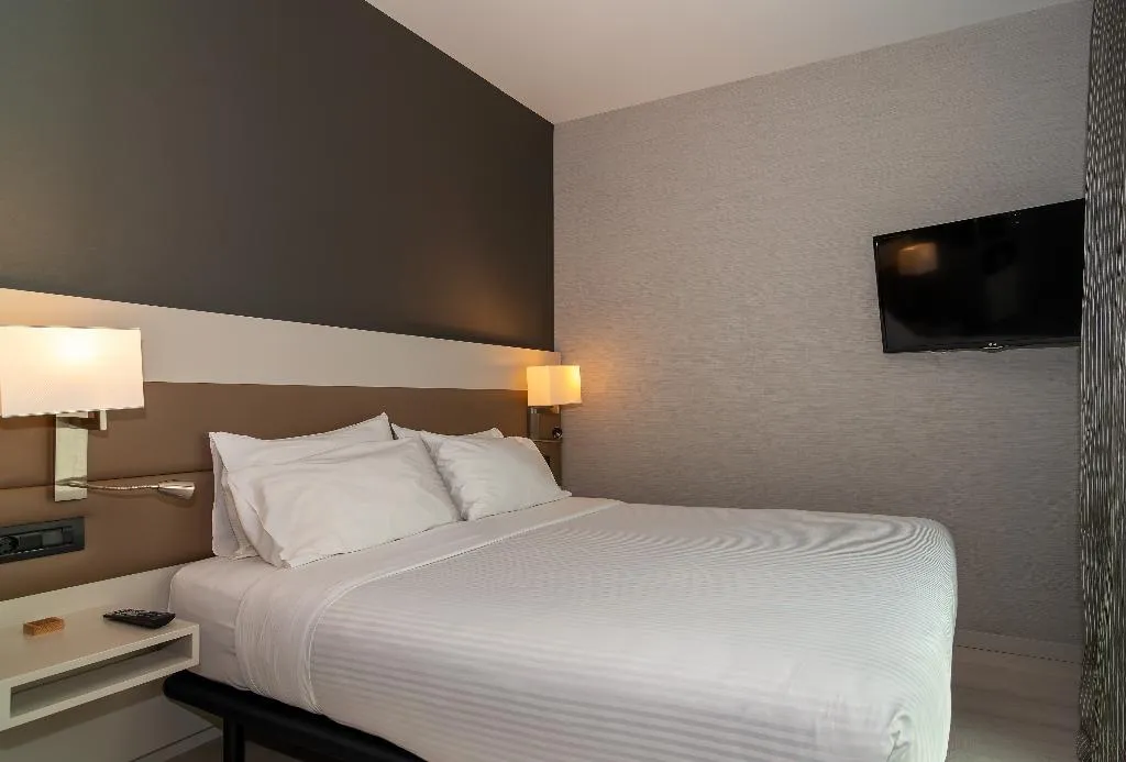 DOUBLE SINGLE USE STANDARD Room, SH Colon Valencia, Valencia