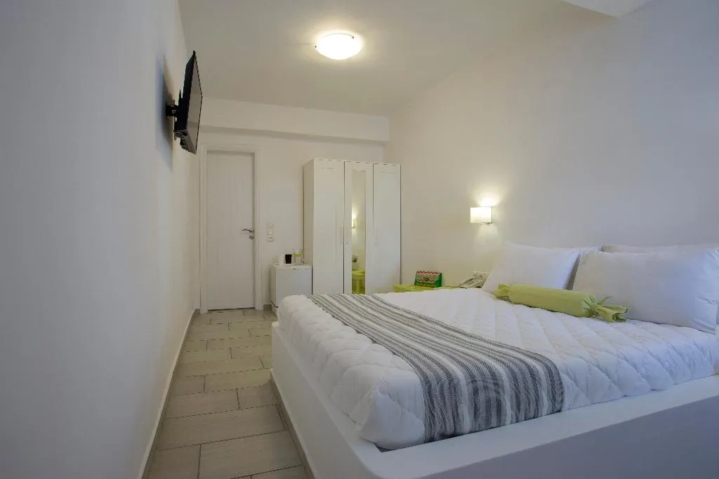 Double or Twin STANDARD Room, Alexandra, Santorini