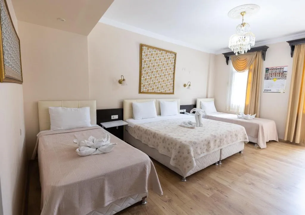 Room, Ephesus Centrum, Izmir