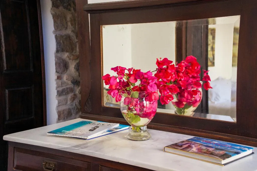 VILLA THREE BEDROOMS WITH PRIVATE POOL Room, Santorini Heritage Villas & Mansions, Santorini