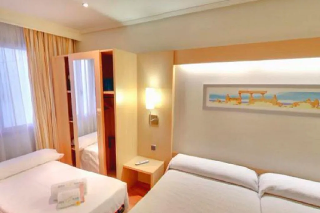 FAMILY ROOM STANDARD Room, Abba Rambla, Barcelona