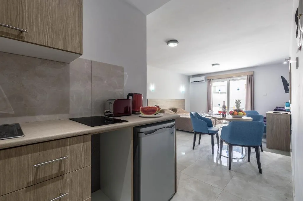 Room, Paul Marie, Cyprus