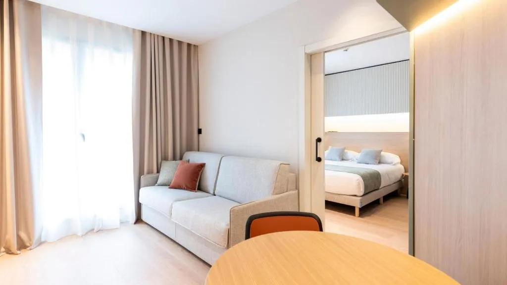 SUITE WITH TERRACE Room, Aparthotel Atenea Calabria, Barcelona