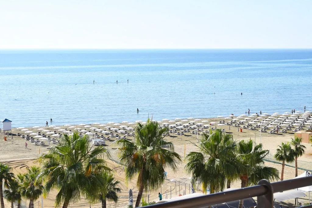 Beach, Sun Hall Beach Hotel Apts, Cyprus