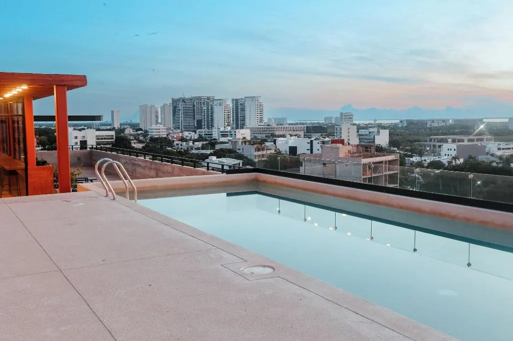 Sports and Entertainment, Everglades Suites, Cancun Area