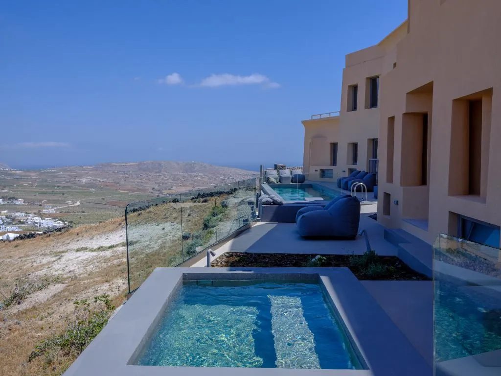 SUITE WITH JACUZZI Room, Kalestesia Suites, Santorini