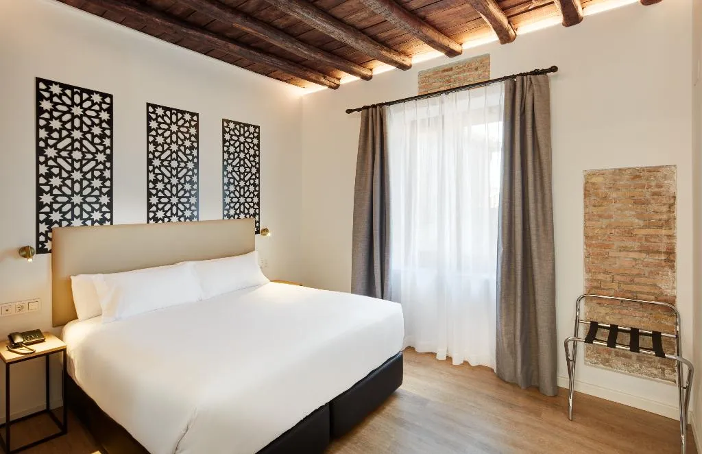 STUDIO CAPACITY 3 Room, Sercotel Granada Suites, Andalucia
