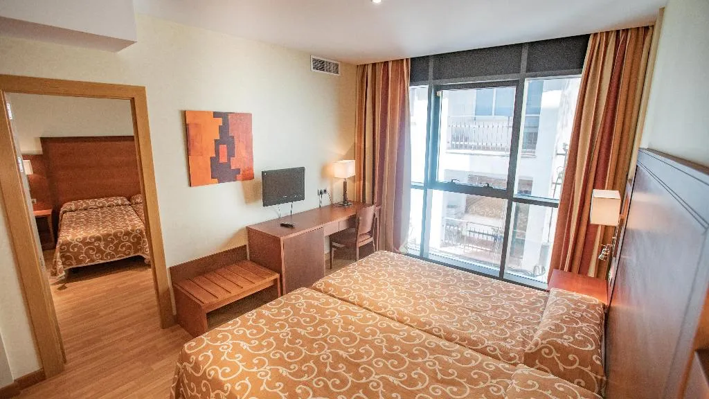 QUADRUPLE STANDARD Room, Moon Dreams CalaBahia, Costa Del Sol