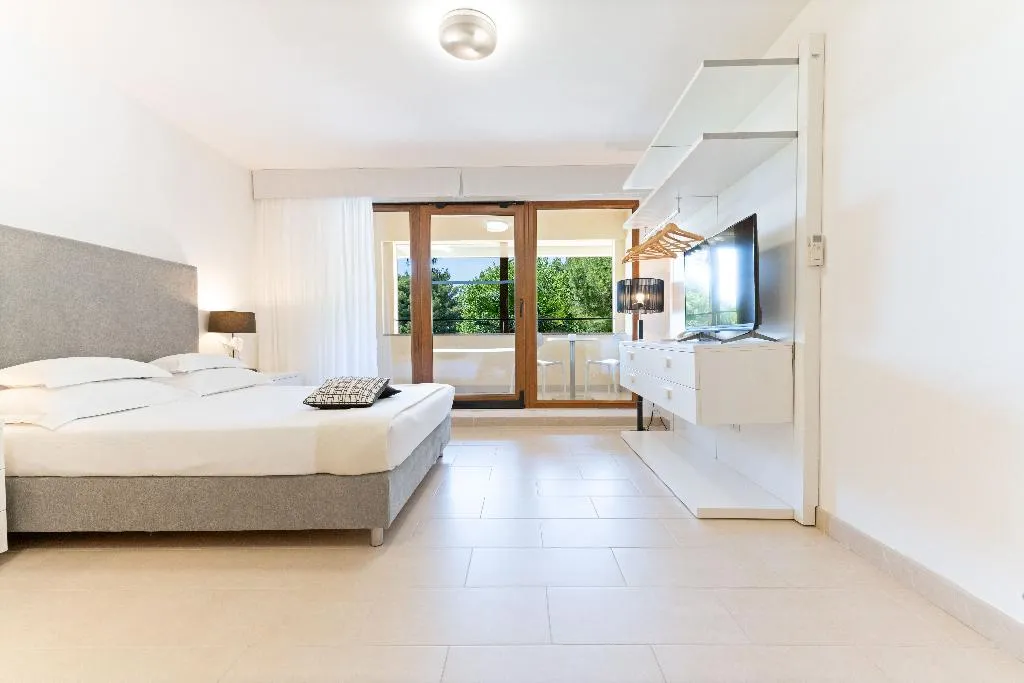DOUBLE GARDEN VIEW Room, The Residence, Split
