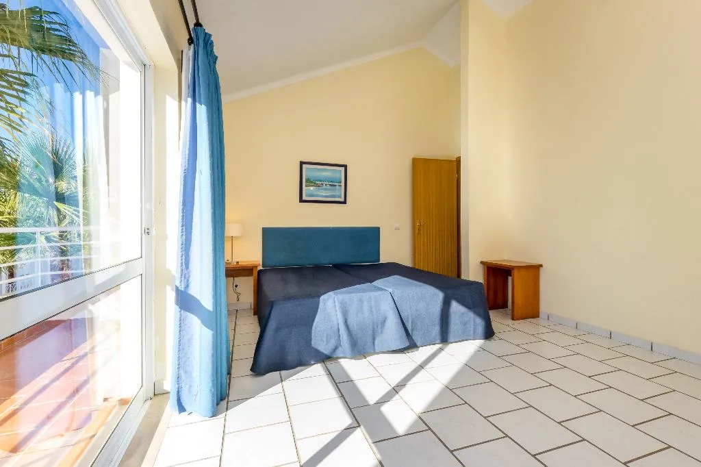 APARTMENT TWO BEDROOMS Room, Ouratlantico, Algarve