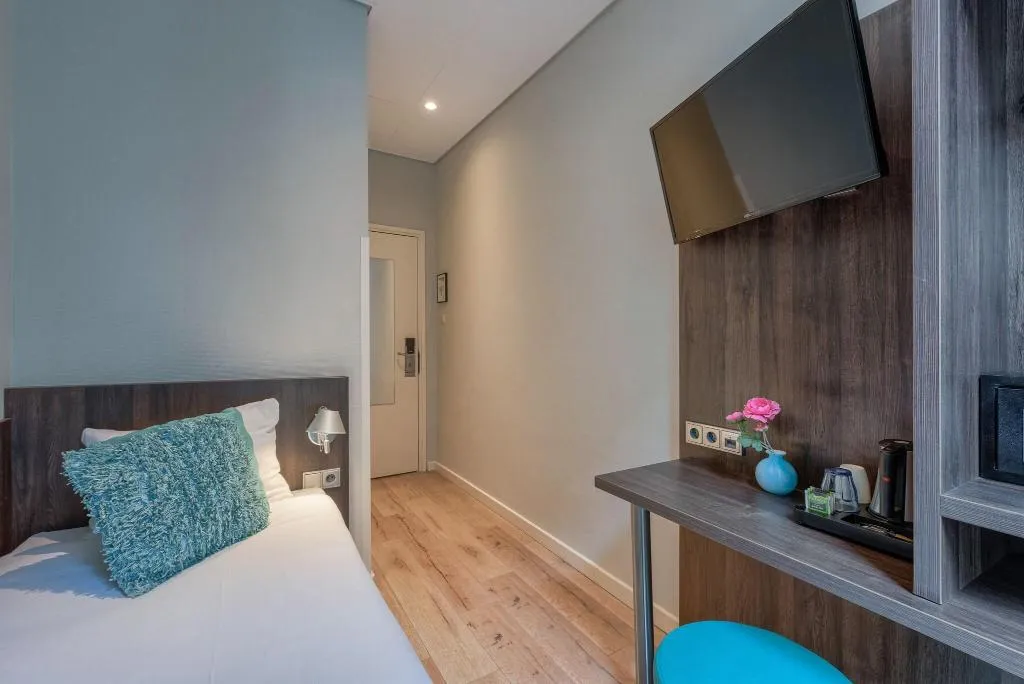 SINGLE STANDARD Room, Hotel Damsquare, Amsterdam