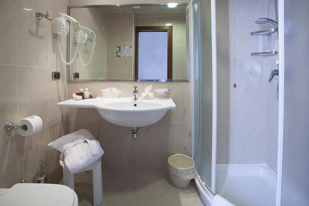 Room, Hotel Berna, Milan