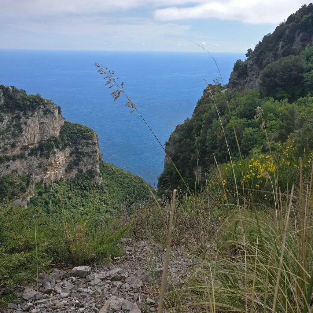 Sports and Entertainment, Il Pertuso, Naples