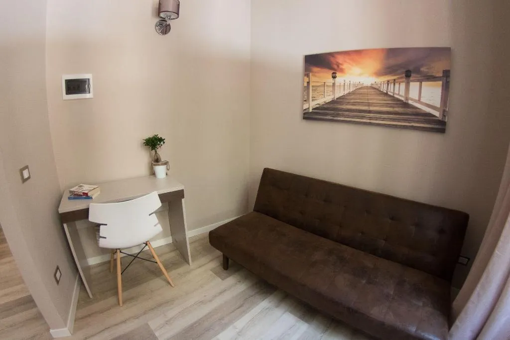 Room, Bagnasco 18, Palermo