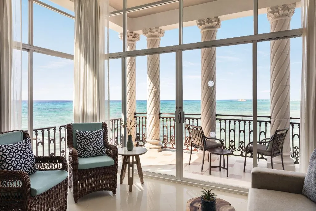 SUITE PREMIUM OCEAN FRONT Room, Wyndham Alltra Playa del Carmen Adults Only All In, Playa Del Carmen