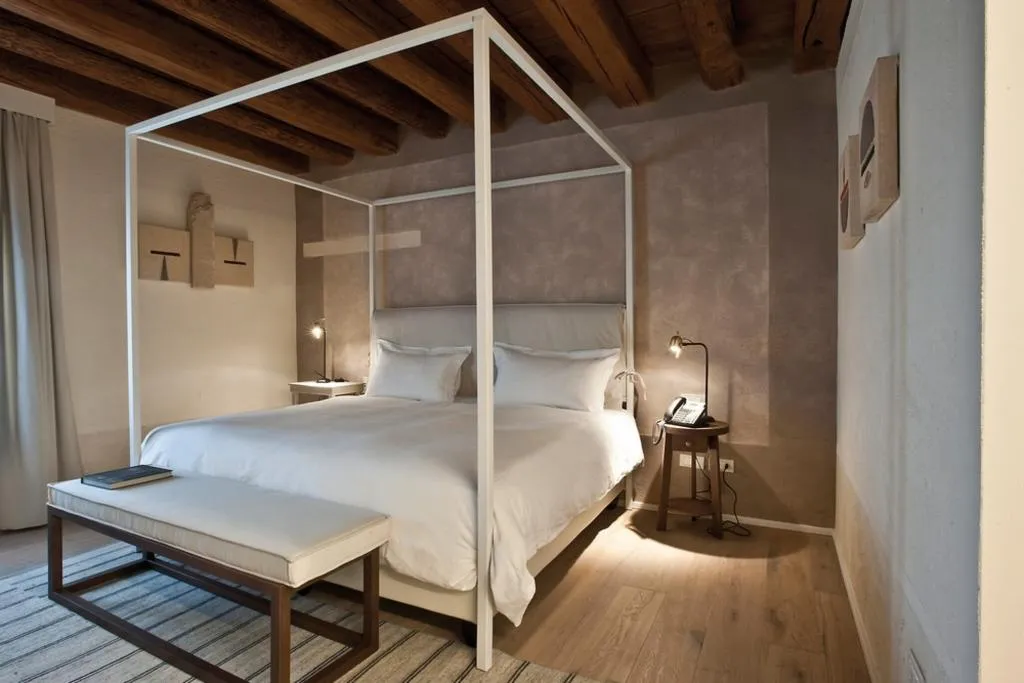 DOUBLE SUPERIOR Room, La Barchessa di Villa Pisani, Venice
