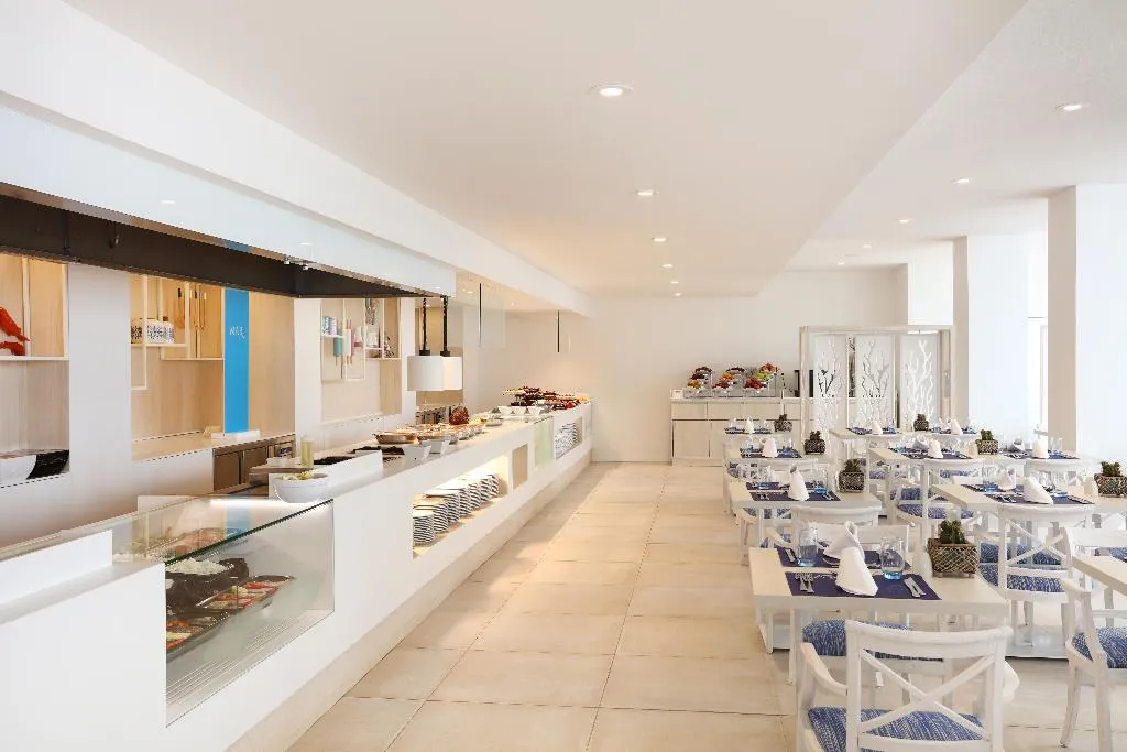 Restaurant, Iberostar Waves Bahía de Palma, Majorca