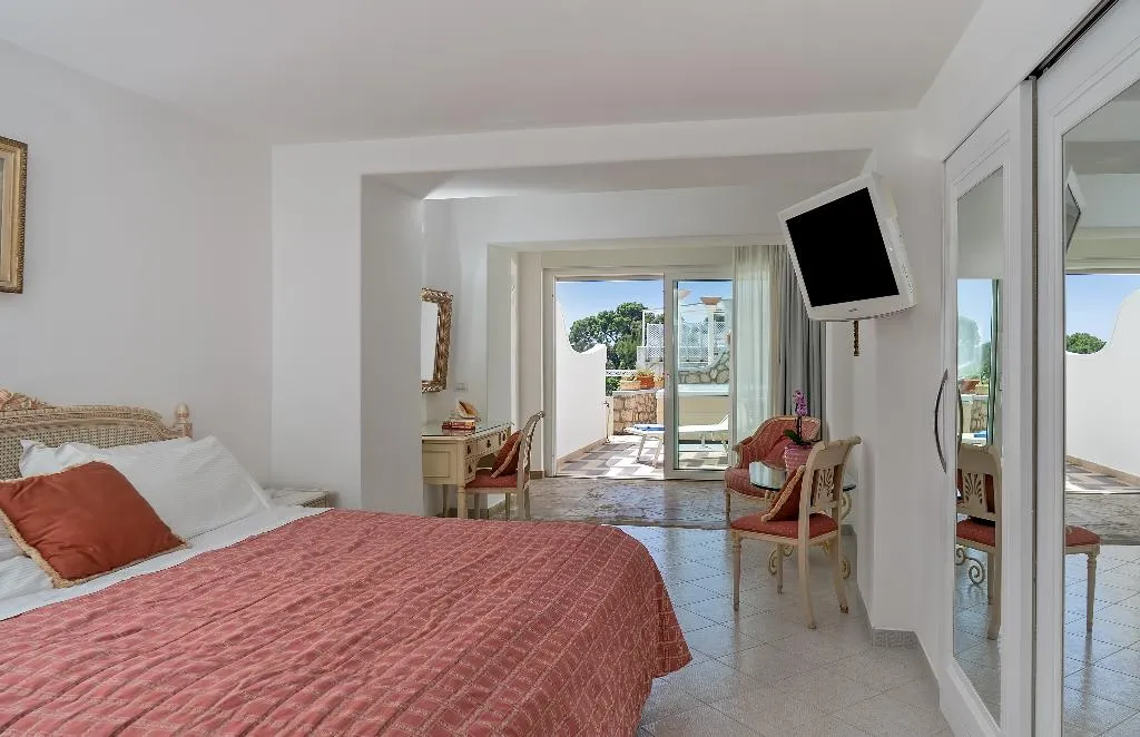 Double or Twin DELUXE WITH JACUZZI Room, La Floridiana, Naples