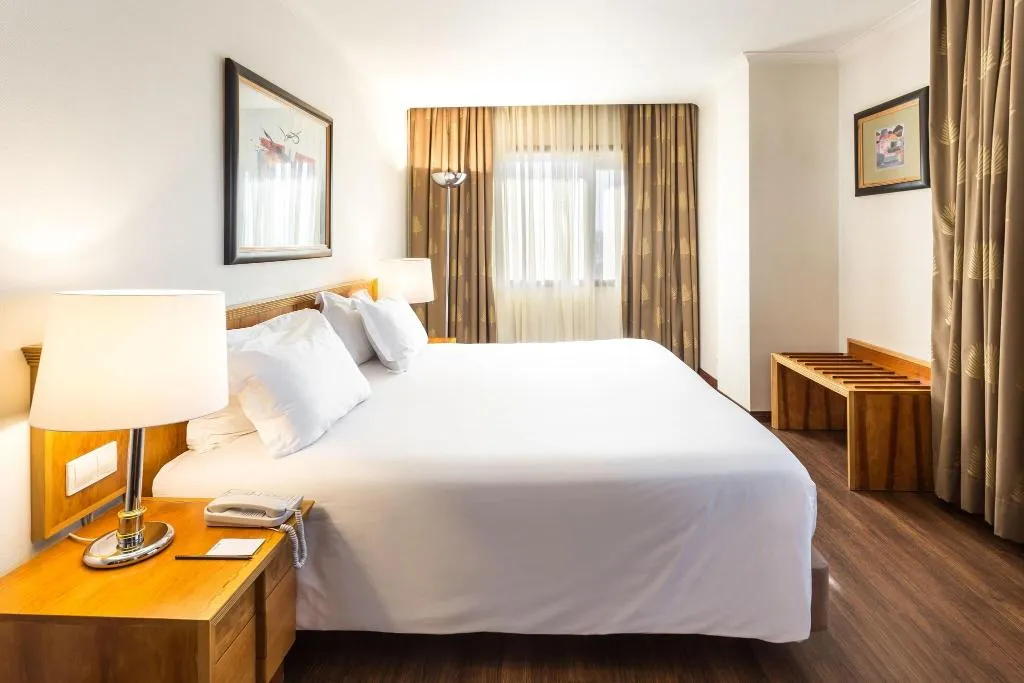 Room, Radisson Blu Hotel, Lisbon, Lisbon