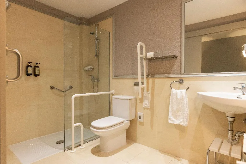 DOUBLE Accessible Room, Pax Torrelodones, Madrid