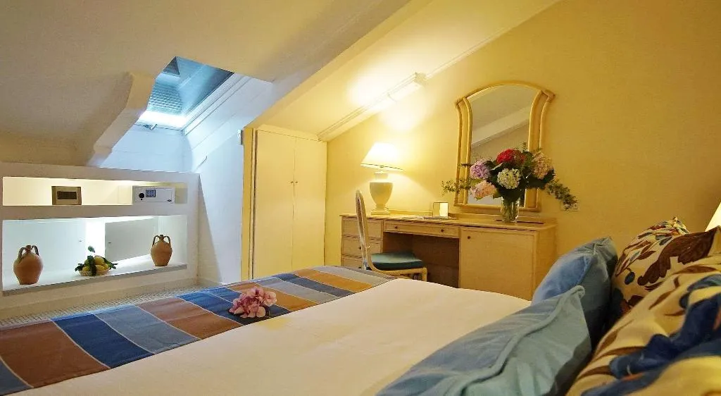 Room, Grand Hotel Aminta, Naples