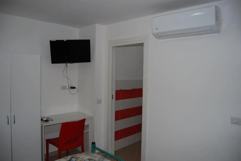 Room, Sorrento Deluxe B B, Naples