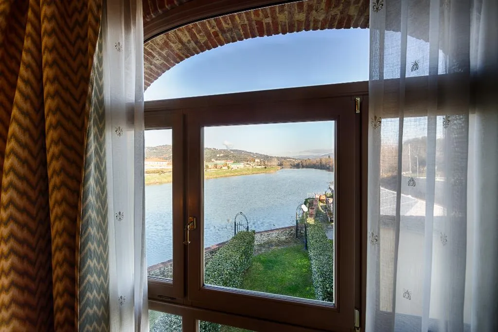 DOUBLE SUPERIOR RIVER VIEW Room, Hotel Mulino di Firenze, WorldHotels Crafted, Florence