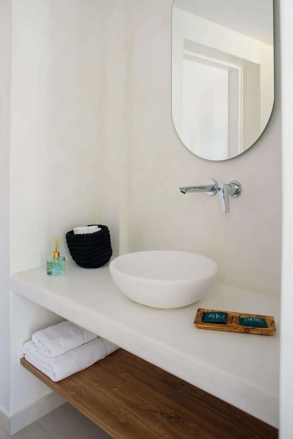 JUNIOR SUITE ONE BED Room, Ryolithos Suites, Santorini