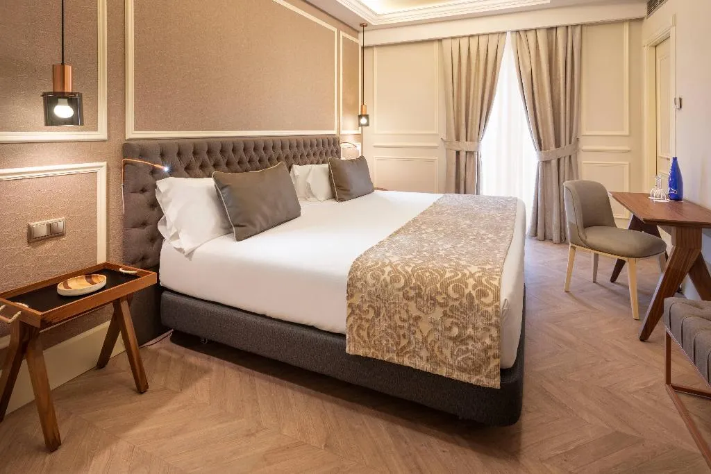 Room, Catalonia las Cortes, Madrid