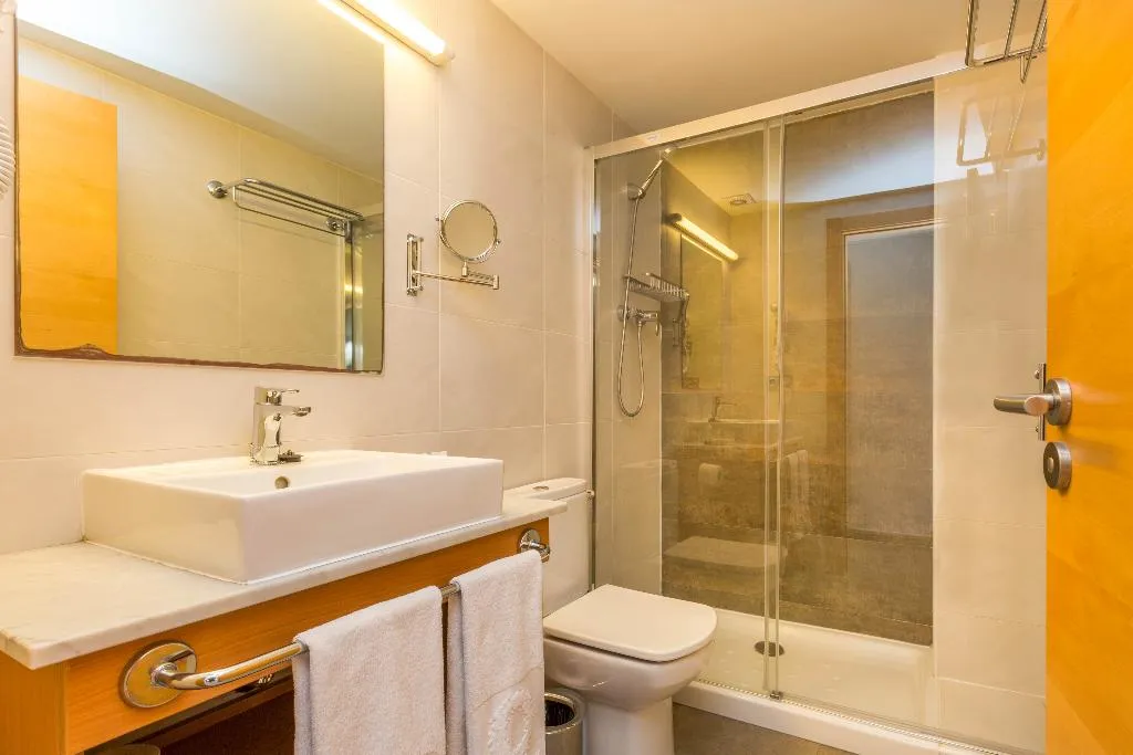 APARTMENT CAPACITY 4 TWO BEDROOMS Room, Aparthotel Odissea Park, Costa Brava