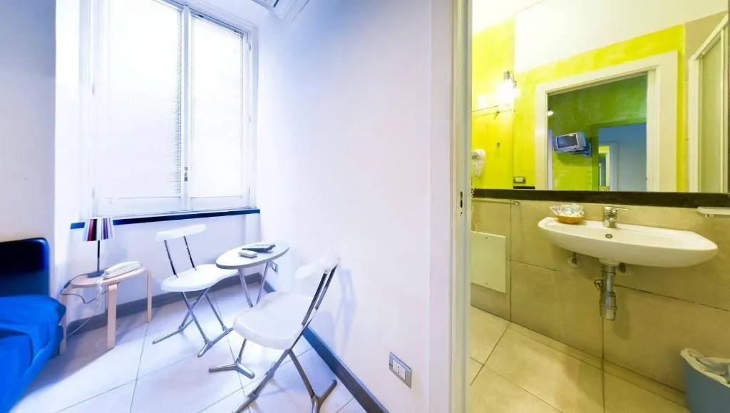 Room, Caracciolo10, Naples