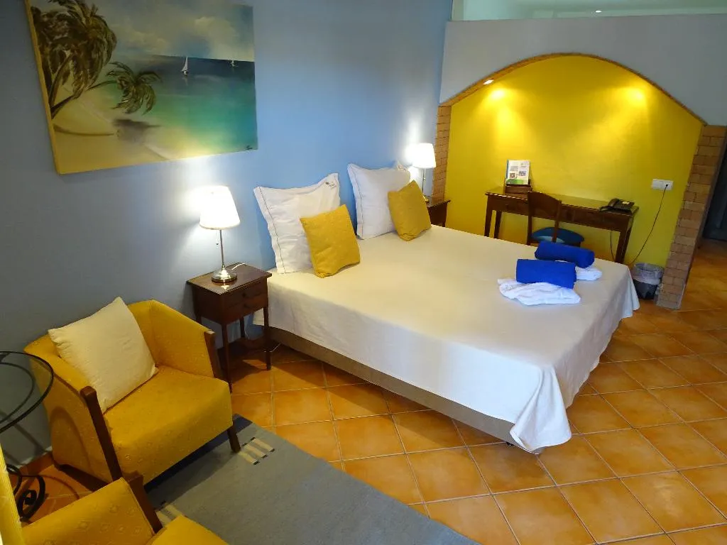 SINGLE SUPERIOR SIDE SEA VIEW Room, Luzmar Villas, Algarve