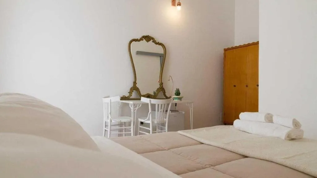 Room, Intalloi, Catania