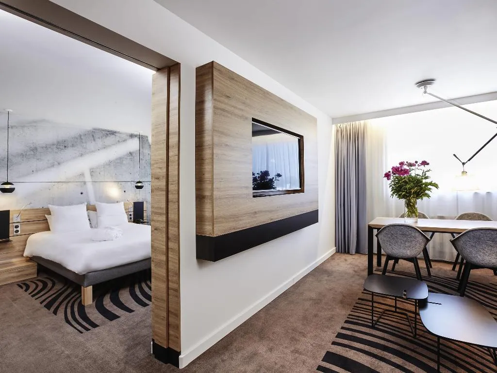 SUITE WITH KITCHENETTE Room, Novotel Krakow City West, Krakow