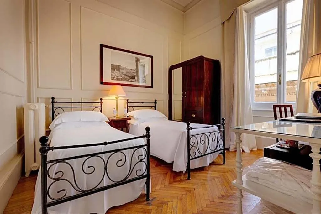 FAMILY ROOM STANDARD Room, Grand Hotel Plaza, Rome
