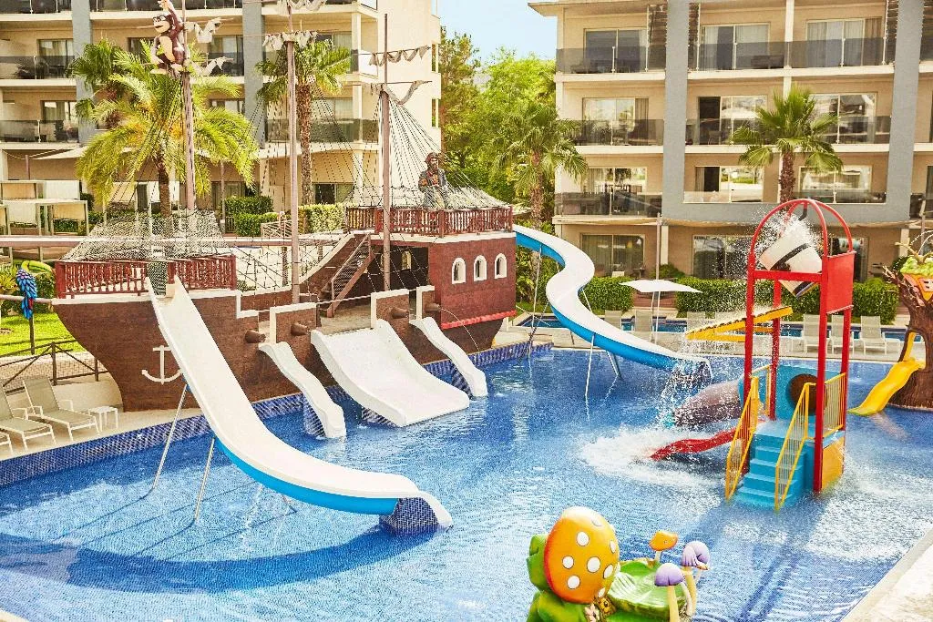 Pool, Zafiro Palace Alcudia, Majorca