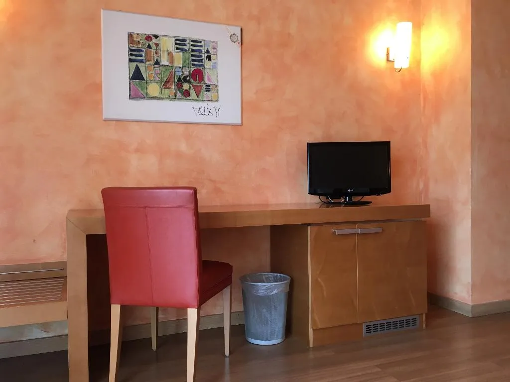 Room, Plus Welcome Milano, Milan
