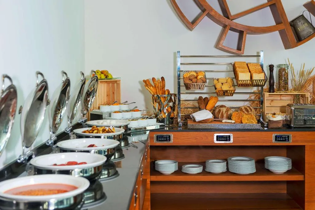 Restaurant, Canal Central Hotel, Dubai