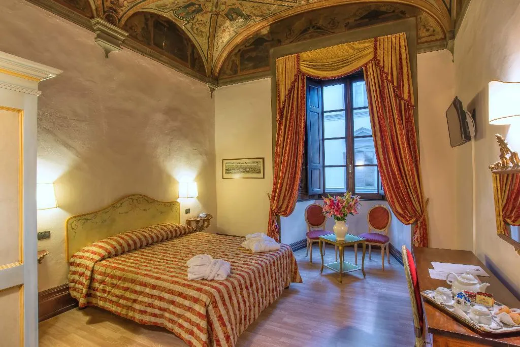 TWIN SUPERIOR Room, Paris, Florence
