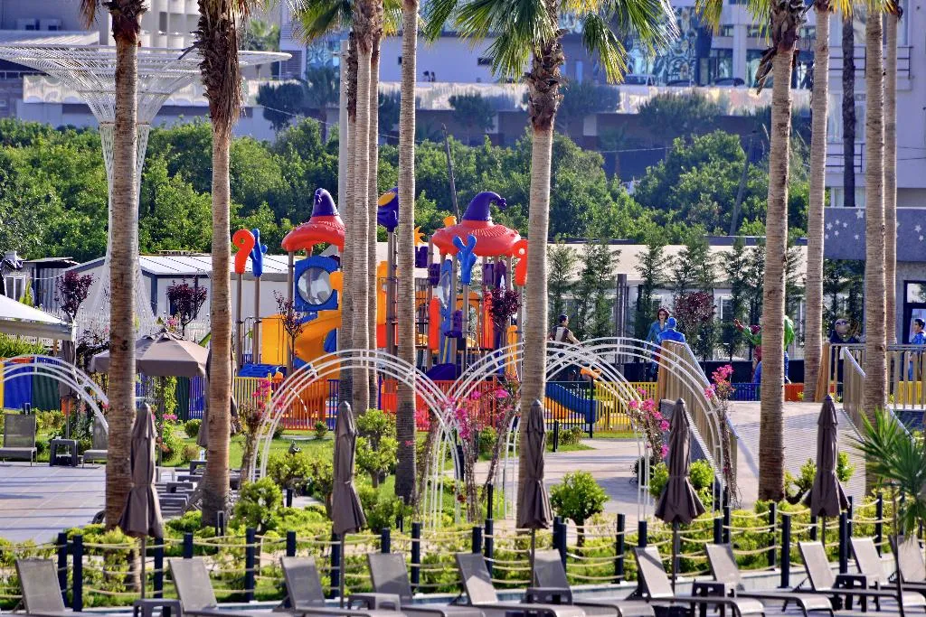 Sports and Entertainment, Azura World Hotel, Antalya