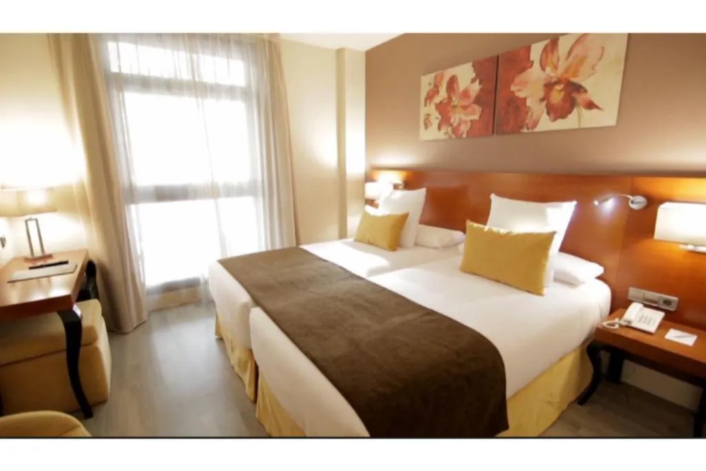 TRIPLE STANDARD Room, Puerta de Toledo, Madrid
