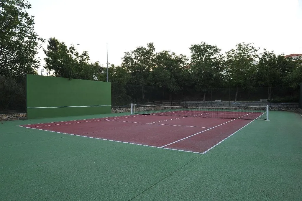Sports and Entertainment, Lusitânia, Porto
