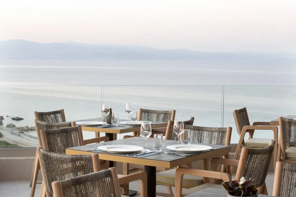 Restaurant, MERAVIA Leonardo Limited Edition, Halkidiki