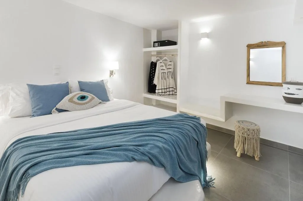 Room, Nano Suites, Santorini