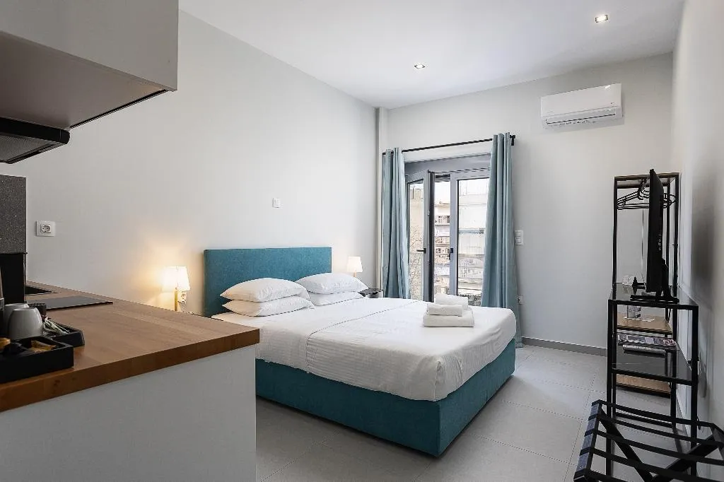 DOUBLE SUPERIOR WITH BALCONY Room, Omnia Pagrati Apartments, Athens