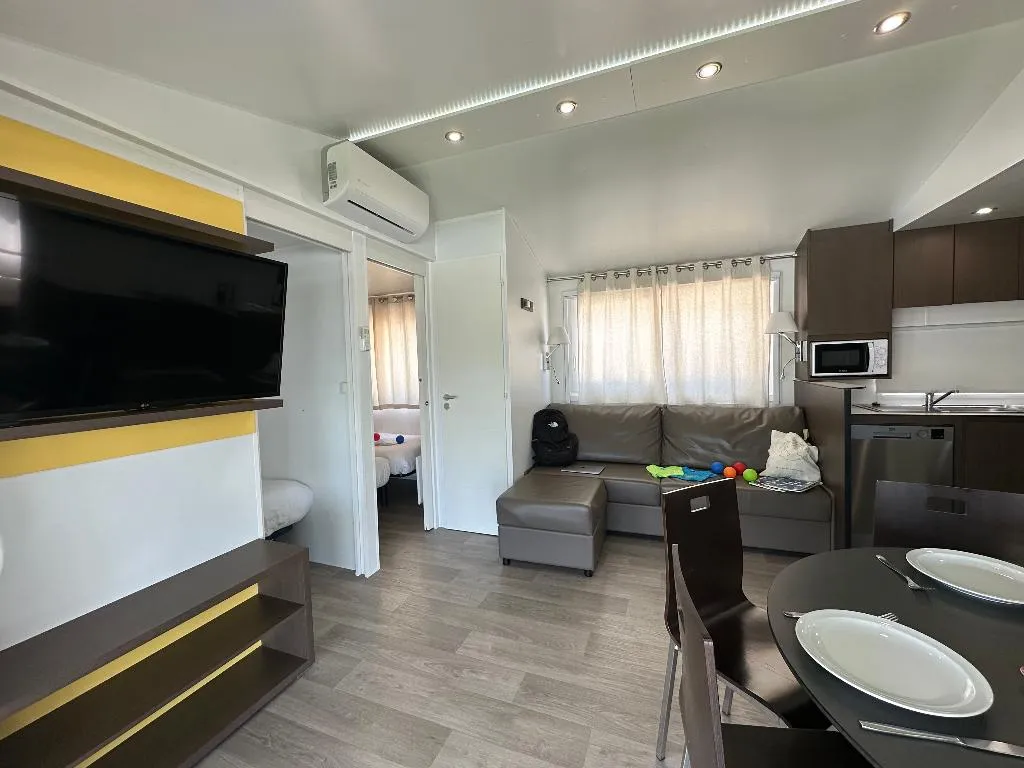 MOBILE HOME THREE BEDROOMS ONE BATHROOM Room, Berga Resort - The Mountain - Wellness center -SPA, Barcelona