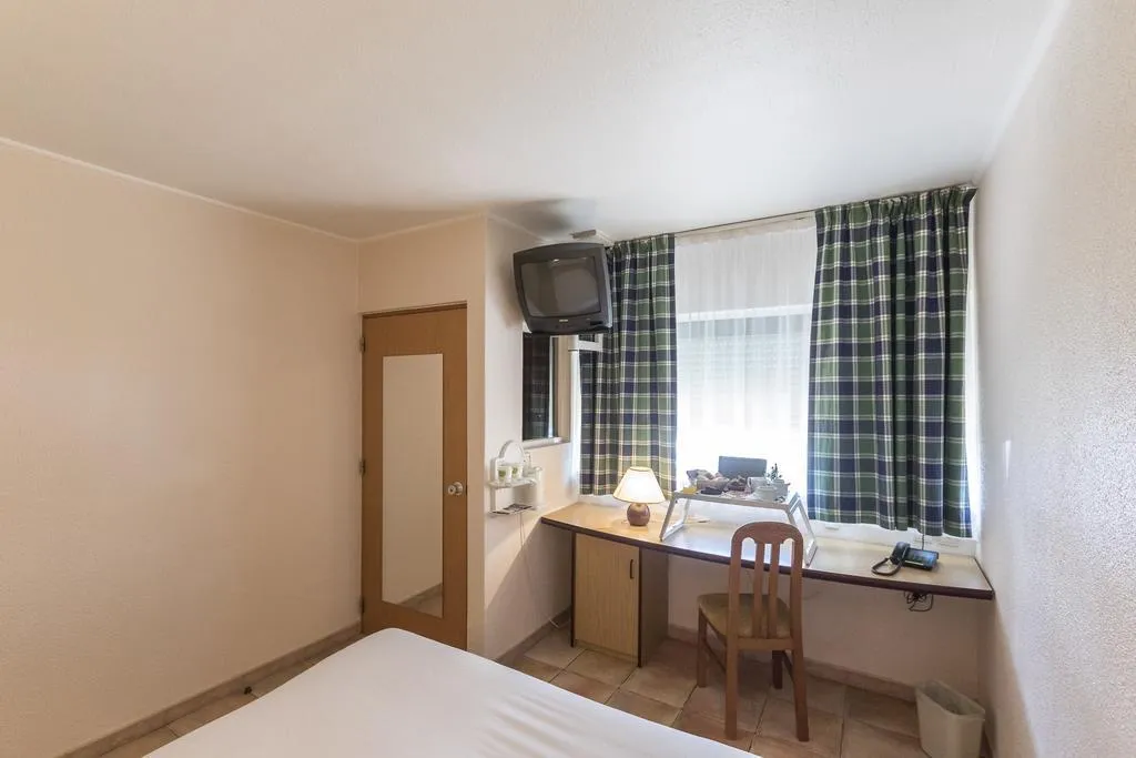 TWIN STANDARD Room, Campanile Setubal, Lisbon