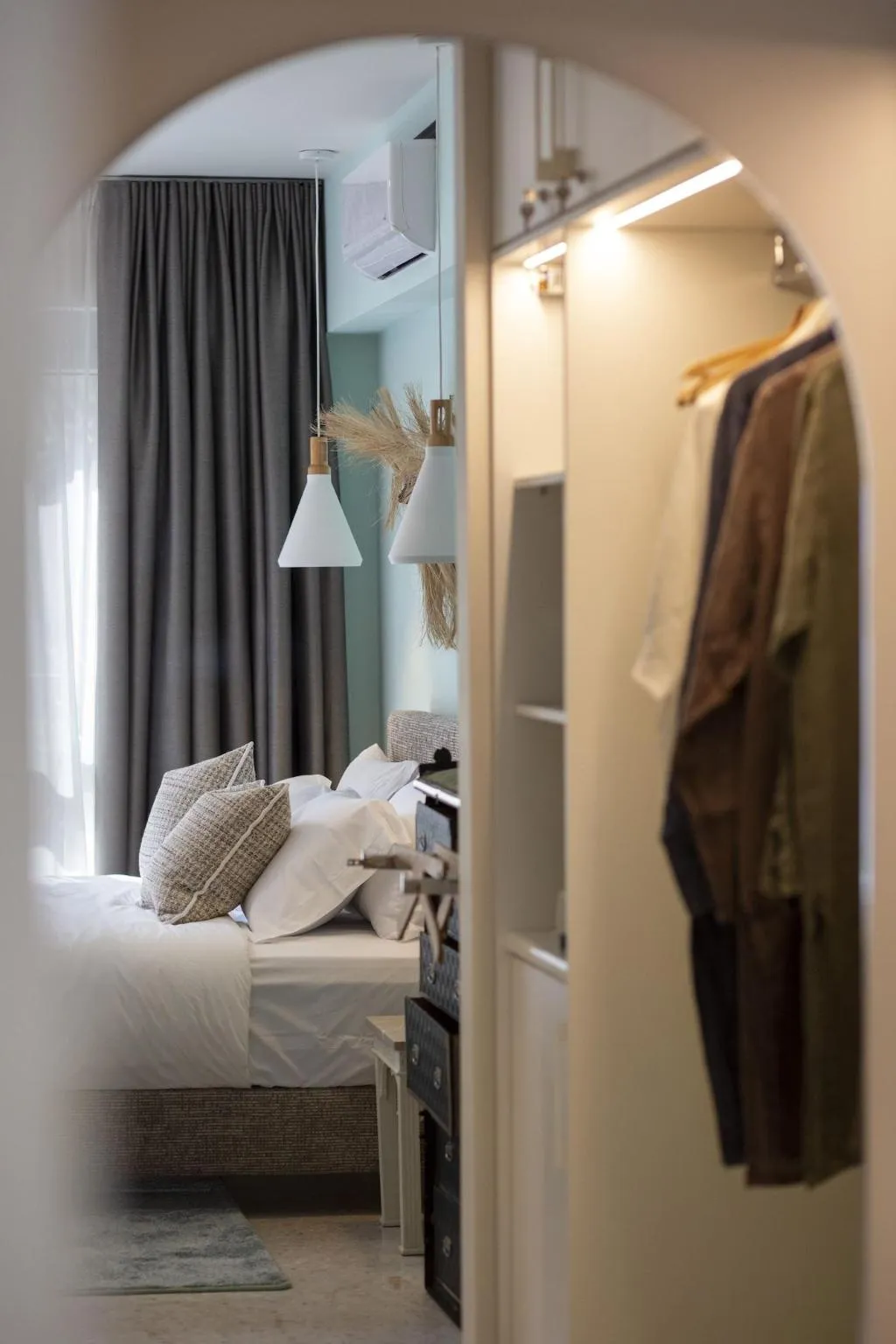 Room, The Frogs Guesthouse, Athens