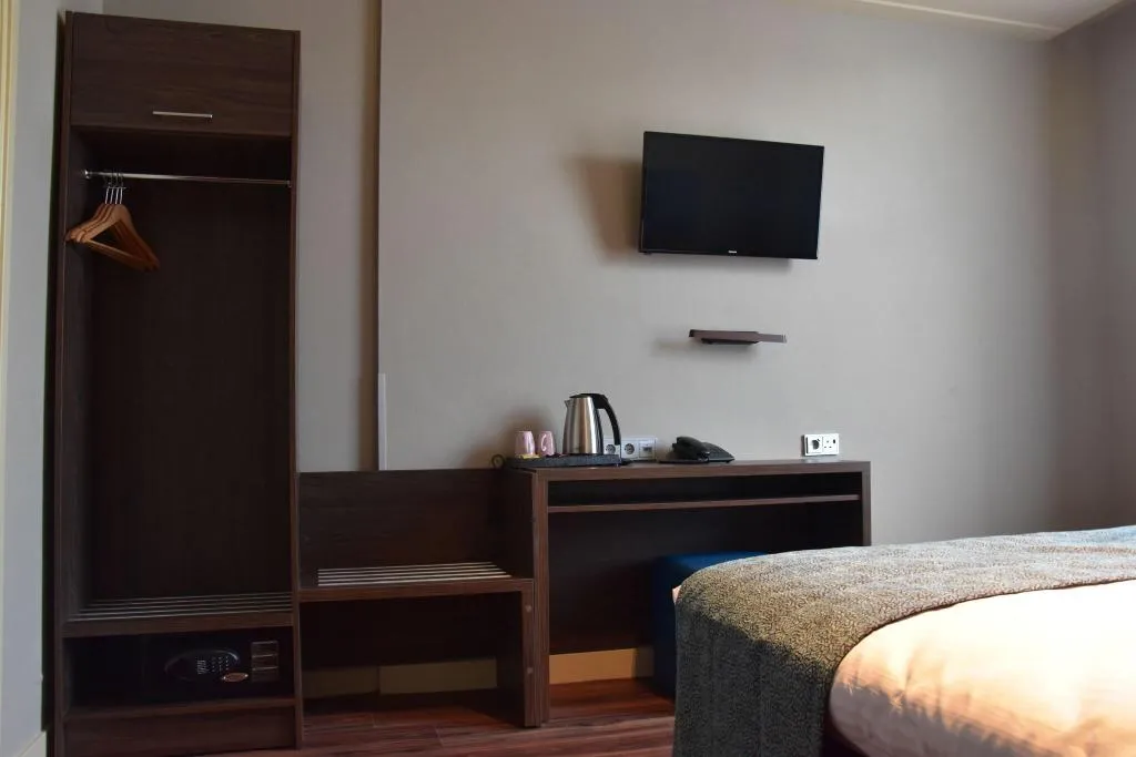 DOUBLE CANAL VIEW Room, Armada Hotel Amsterdam, Amsterdam