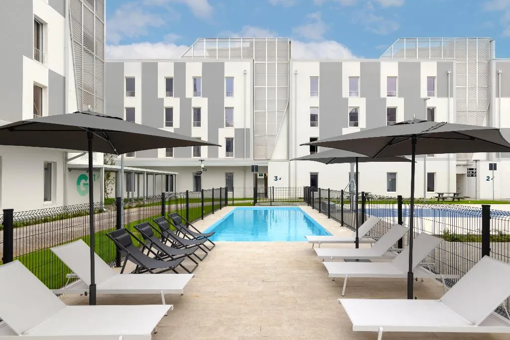 Pool, Cx Milan Nom, Milan